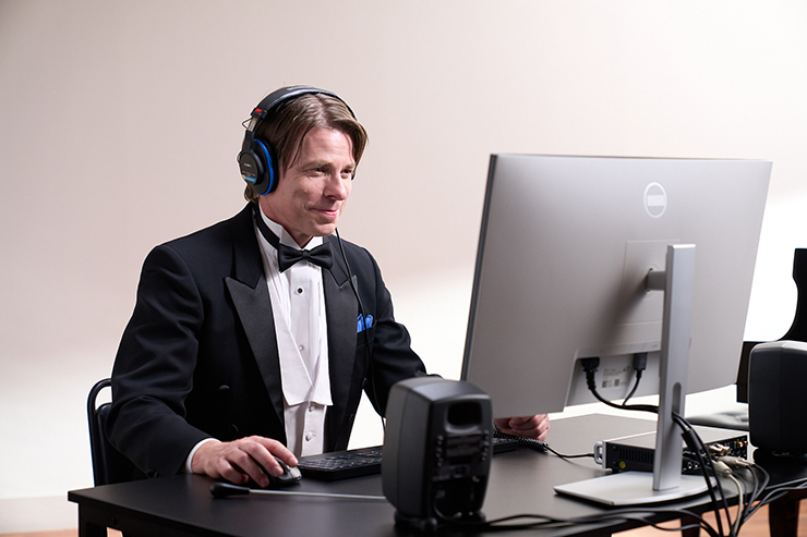 Compositor a trabalhar com o Instrument X